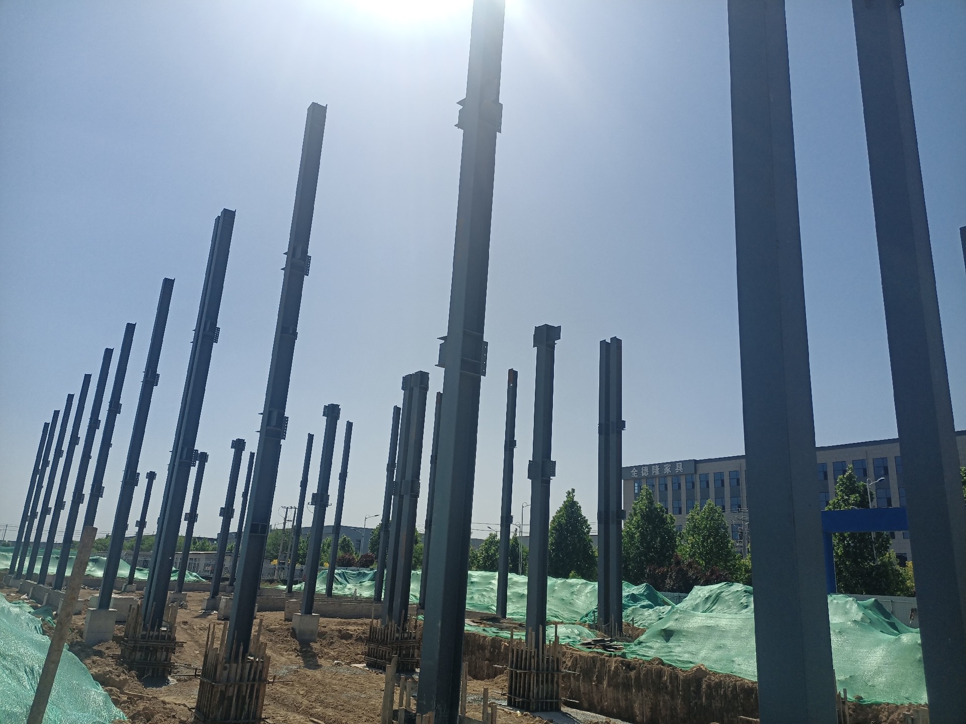 鋼結構辦公樓 廠房鋼結構  辦公樓鋼結構選金鼎鋼構 衡水鋼結構廠家